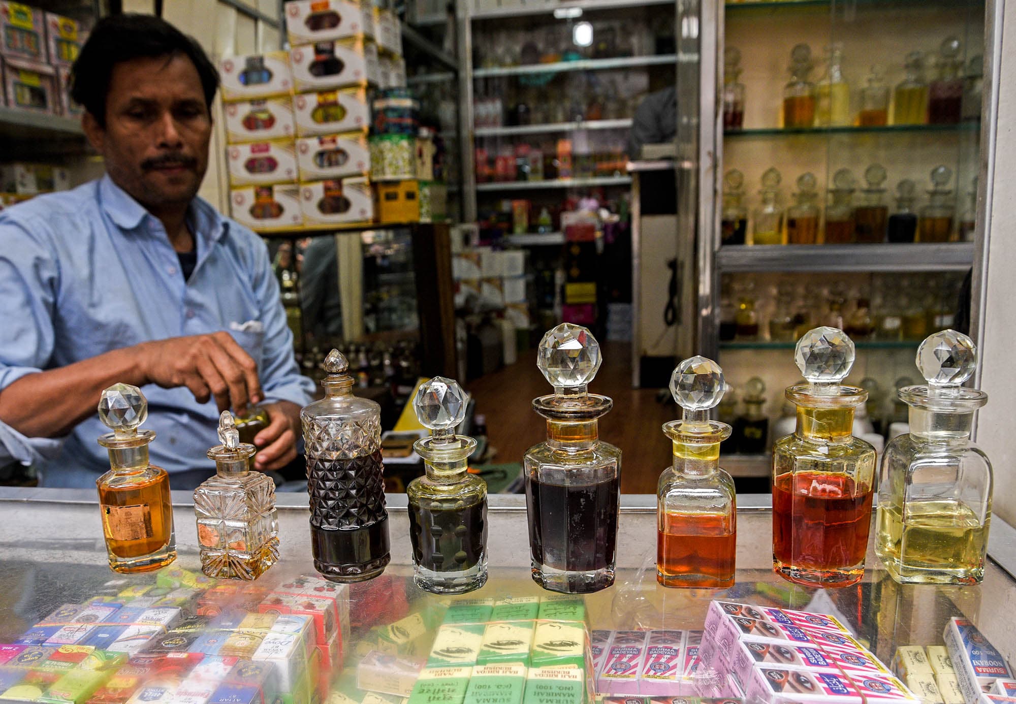 Old-world in its ways yet strikingly modern in its implications, ‘attar’ is a part of Kolkata’s olfactory history. 