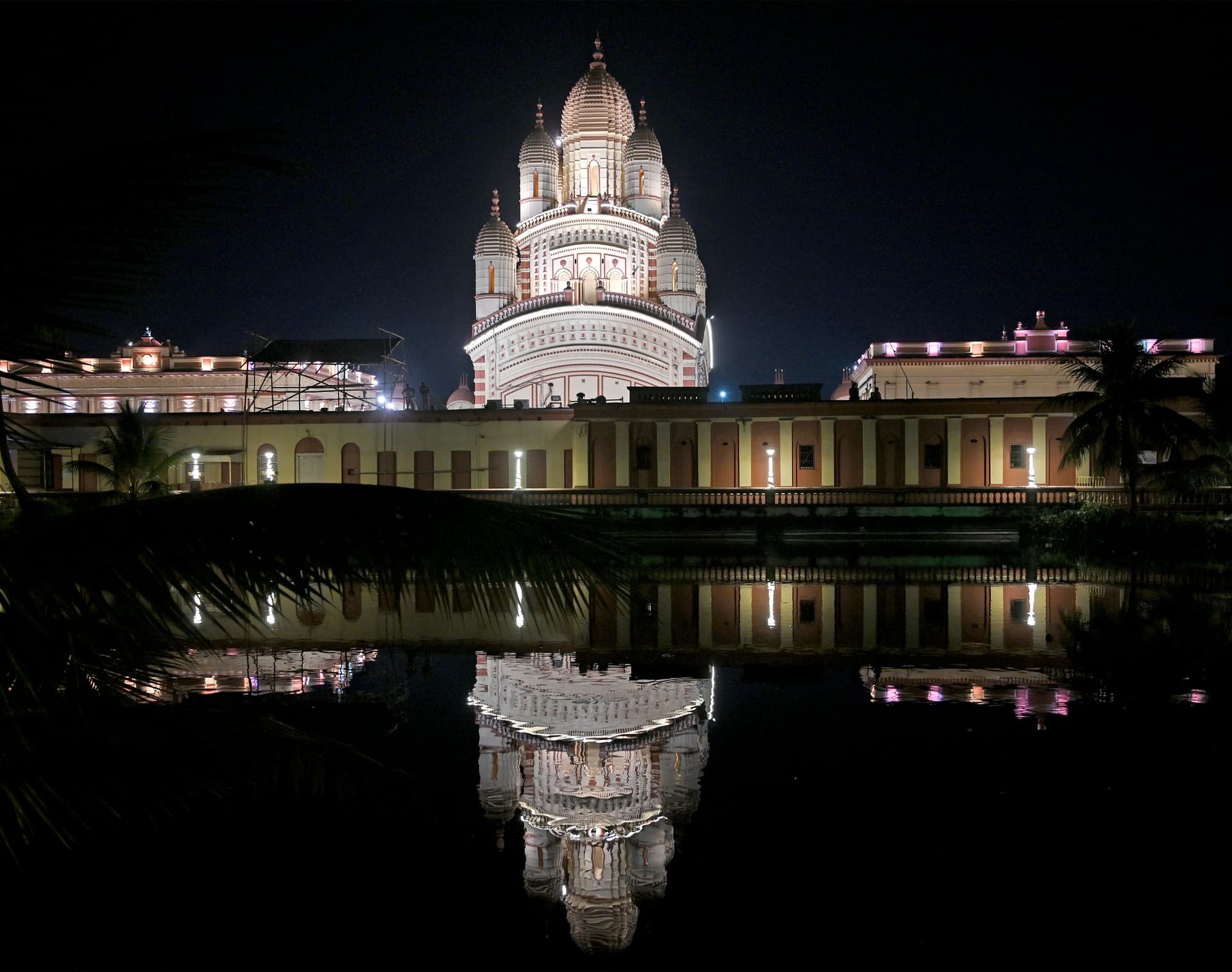 <p>The 20-acre plot selected for the temple was situated directly on the banks of the Hooghly.&nbsp;</p>