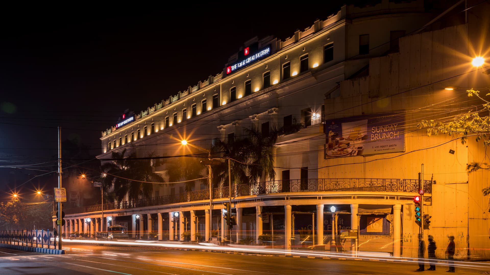 <p>The Grand and the Great Eastern hotels have stood steadfast in ever-changing Kolkata. (Picture by Deepanjan Ghosh, Wikimedia Commons)</p><p>&nbsp;</p>
