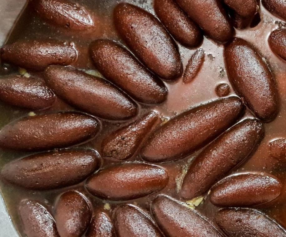 <p dir="ltr"><em>Lyangcha from Shaktigarh is darker and more fried than its cousins from elsewhere in Bengal.&nbsp;(Shutterstock)</em></p>