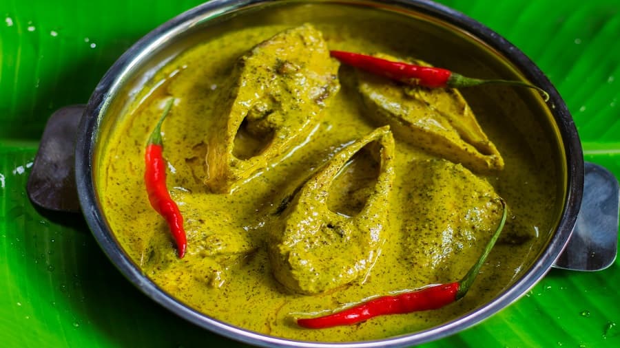 <p>Monsoon is your chance to indulge in tasty hilsa.</p>