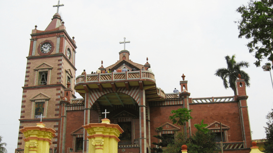 <p>One of the oldest churches of West Bengal. (Picture by Grentidez, Wikimedia Commons)</p>