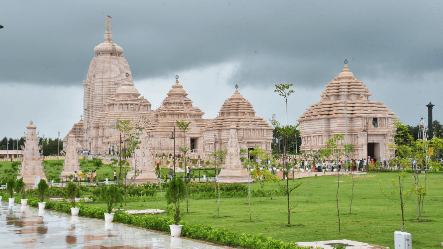 <p>Bengal’s newest pilgrimage landmark.</p>