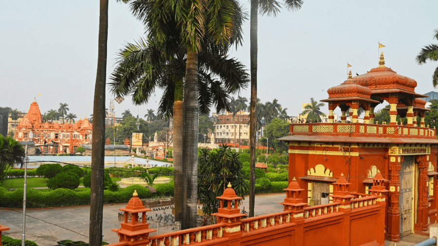 <p>A serene haven of Jain devotion.</p>