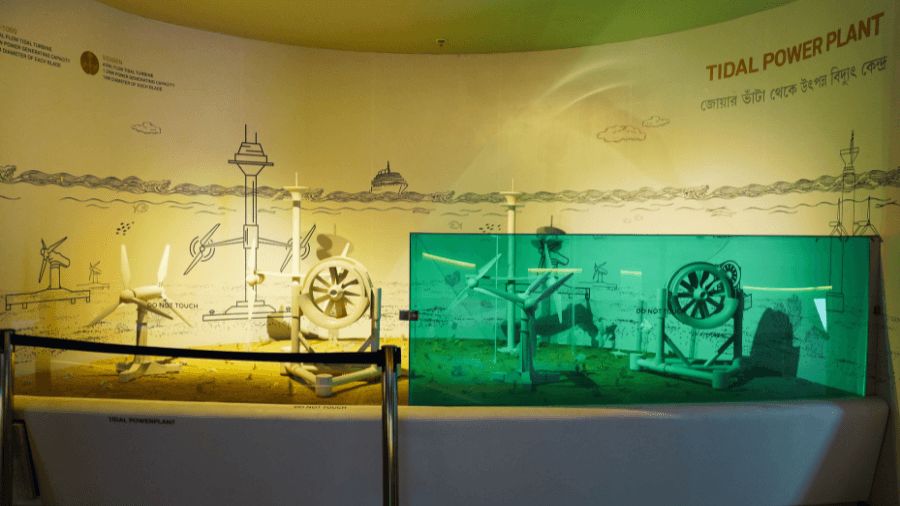 <p>Interactive displays showcase tidal power technology, illustrating how ocean currents can be converted into renewable energy.</p>