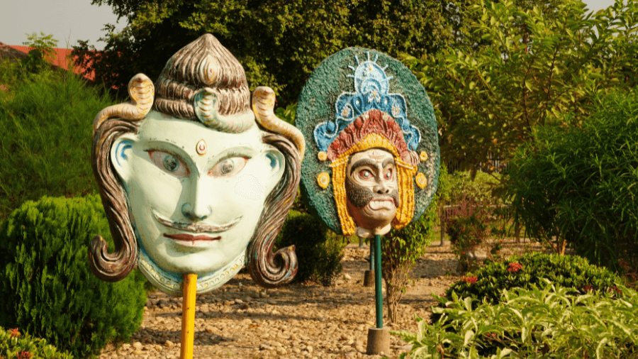 <p>The Mask Garden makes for a stunning photo backdrop.</p>