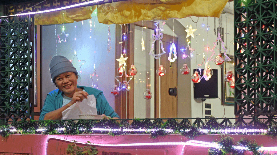 <p>Community-organised celebrations where everyone contributes — cooking, decorating and spreading joy together.</p>