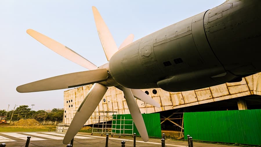 <p>The 90,000kg plane has to be supported by hydraulic metal struts due to its massive size and weight.&nbsp;</p>