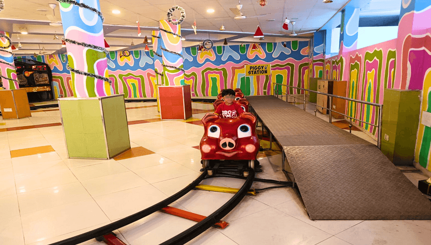 <p>As Kolkata’s most popular amusement park, Nicco Park welcomes crowds year-round.&nbsp;</p>