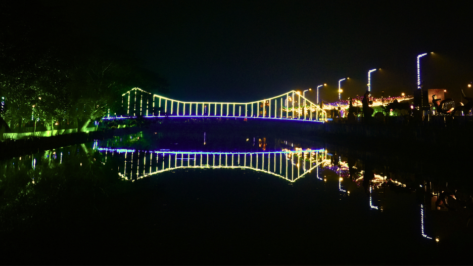 The 'Patuli Walking Street' is always a favourite with residents, more so during the winter festive season. (All pictures by Krishnungshu Gangopadhyay)