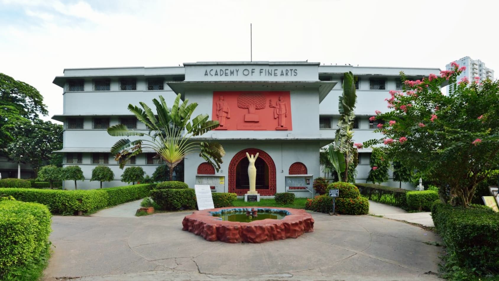 <p>Picture by Biswarup Ganguly, Wikimedia Commons</p>