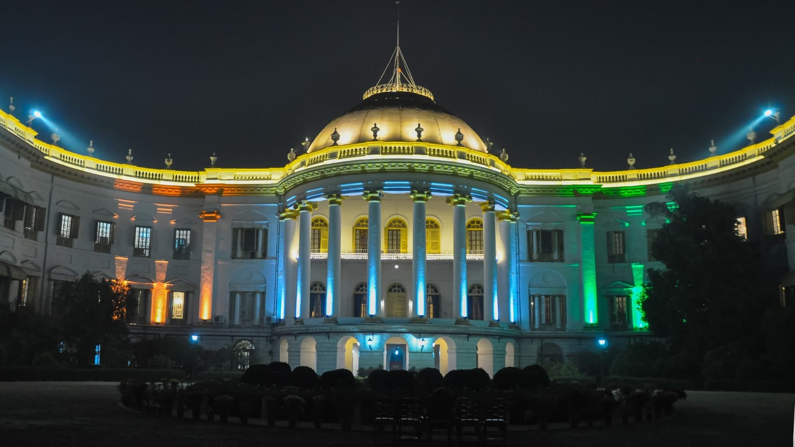Watch Kolkata's heritage light up at night 