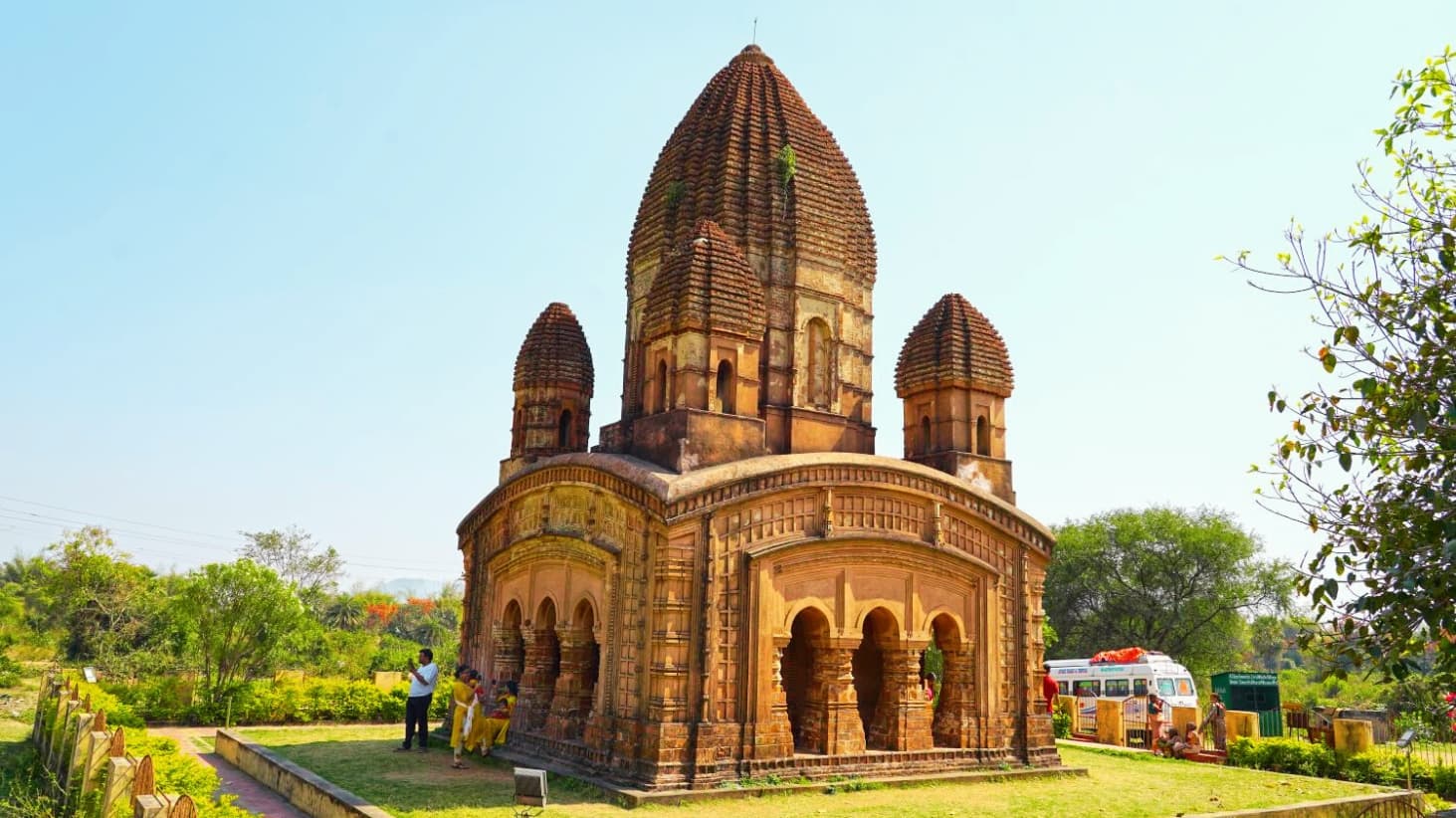 <p>The 5-pinnacled terracotta temple at Garh Panchakot.</p>