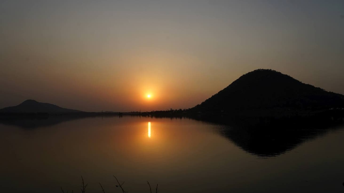 <p>Sunset at Baranti Lake.</p>