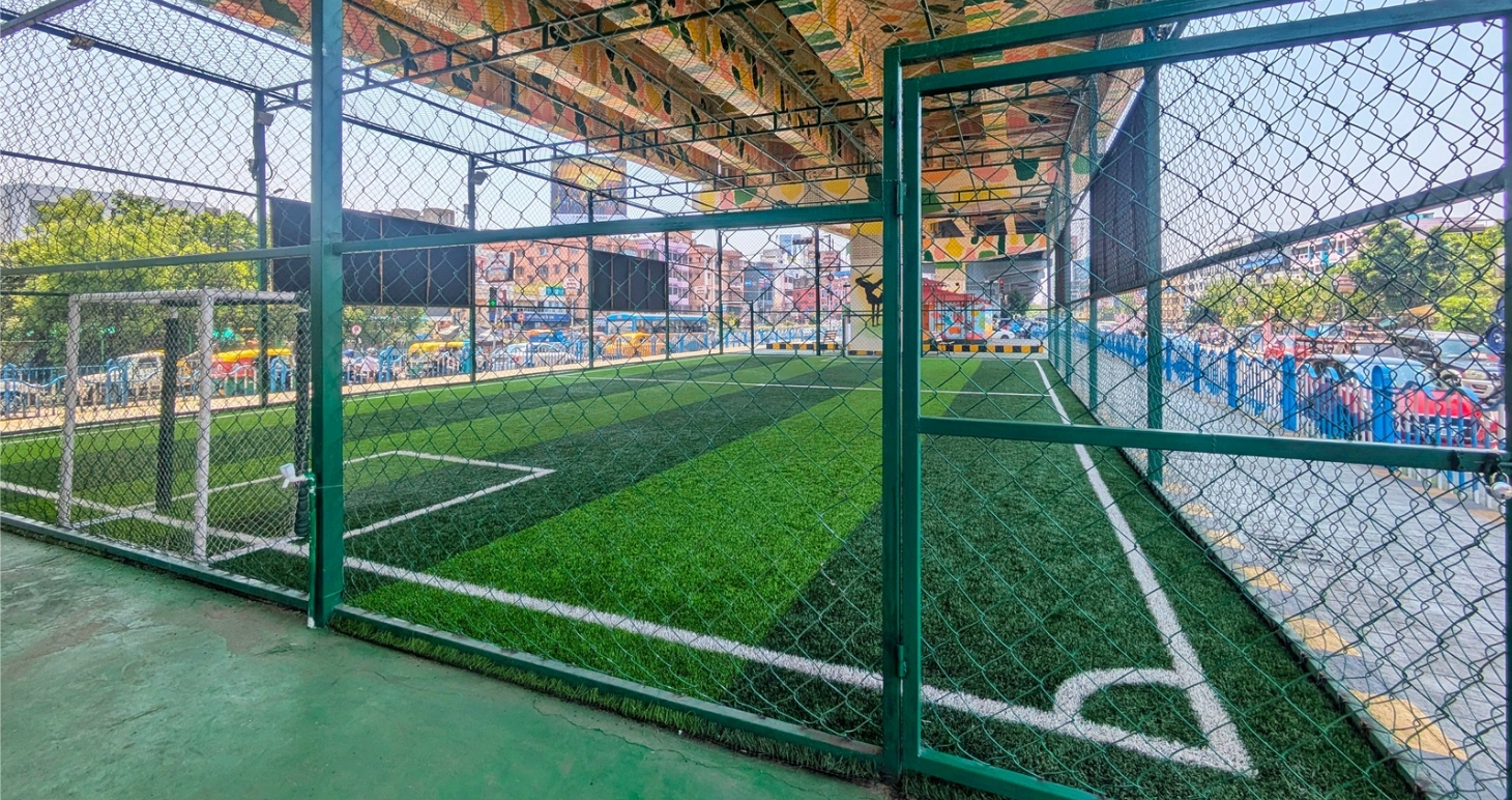Kolkata flyover houses a sports arena