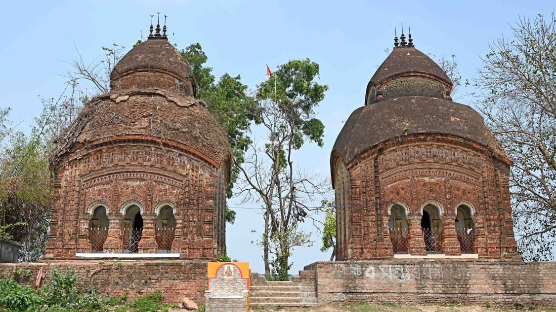 <p dir="ltr">&nbsp;The twin Shiva temples of Jagannathtala.</p>