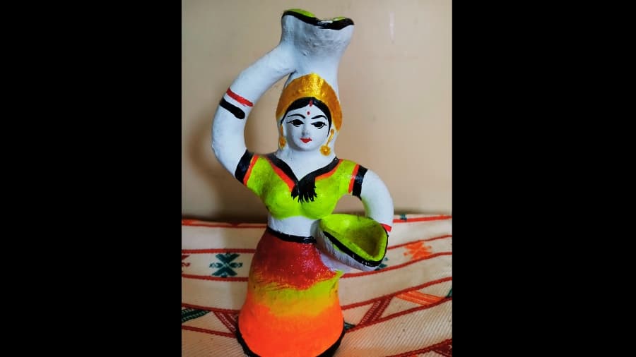 <p>The&nbsp;<em>Diwali</em> putul</p>