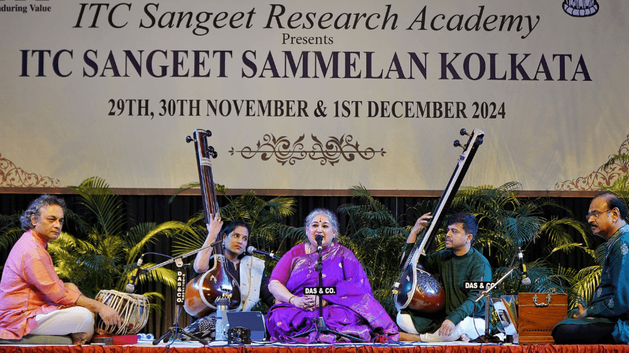 <p>Shubha Mudgal performs at the ITC Sangeet Sammelan.</p>