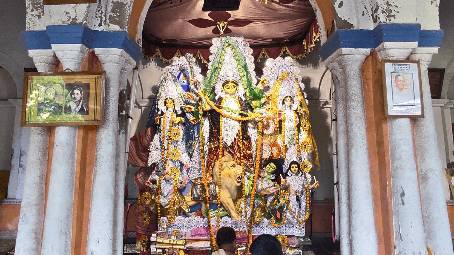 <p>The Durga idol of Andul's Dutta Chowdhury family. (Picture by Amitabha Gupta)</p>