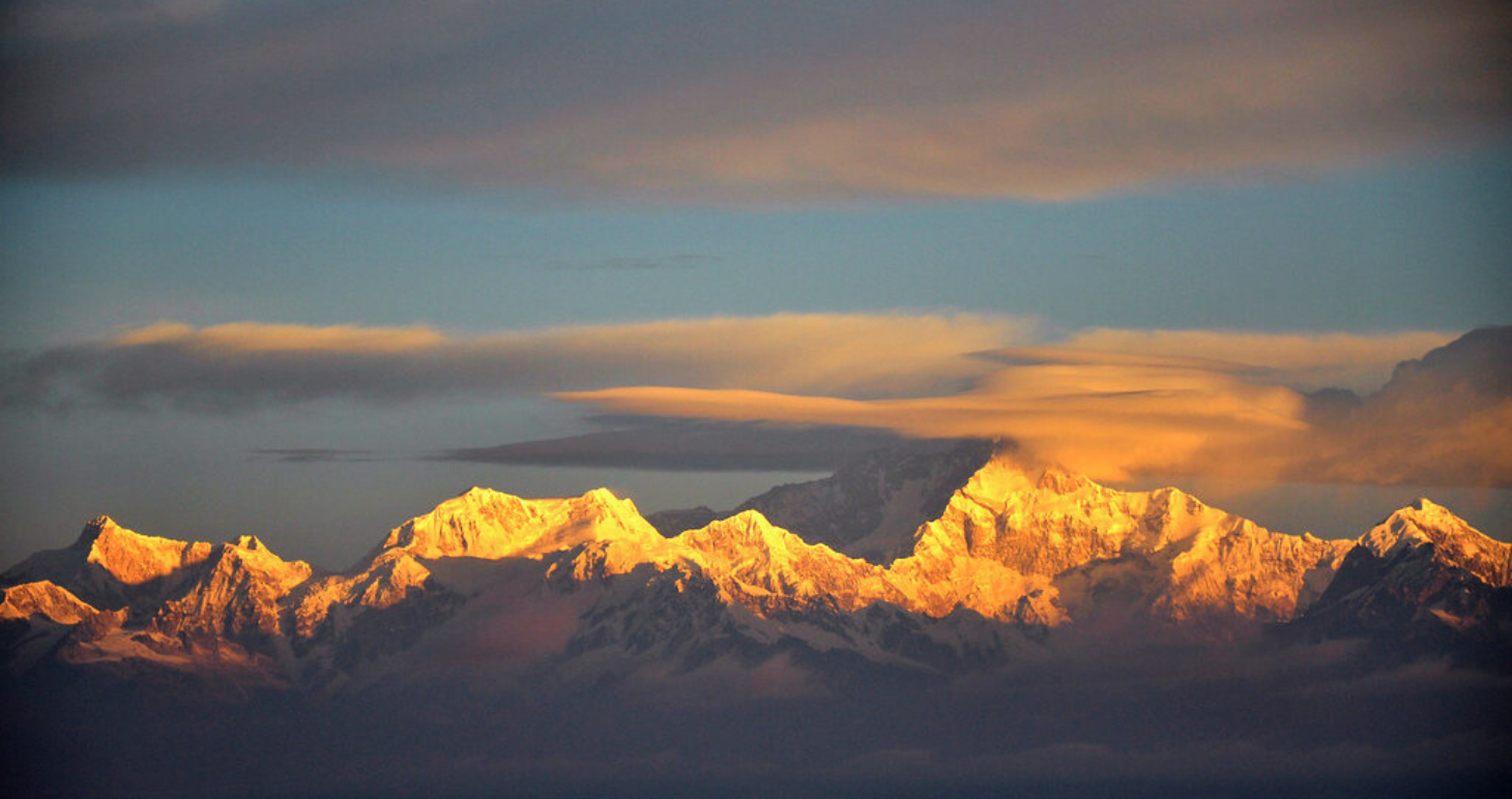 Kanchenjunga’s calm presence captures the essence of unhurried journeys.