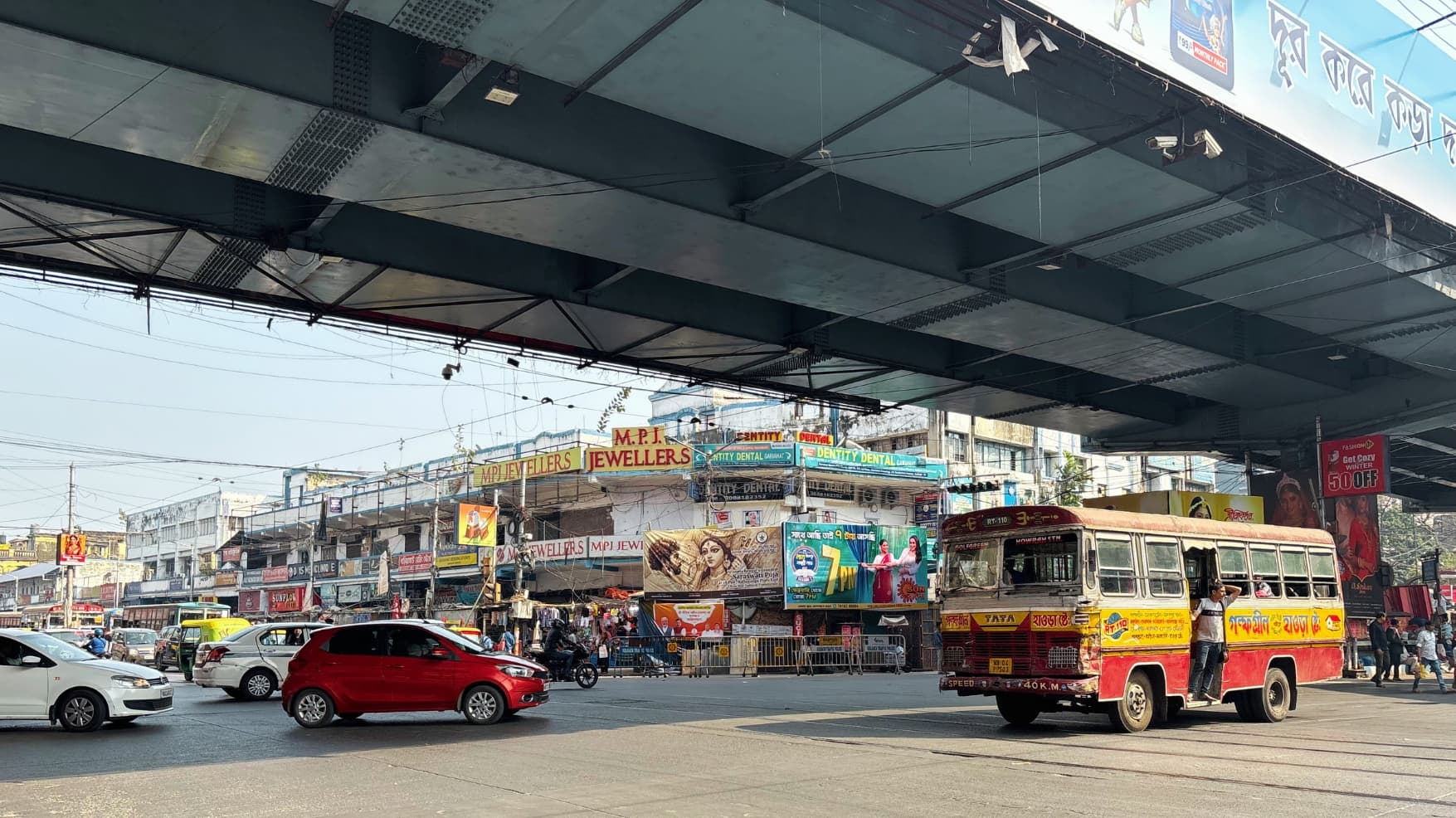 The Gariahat crossing. (All pictures by author)